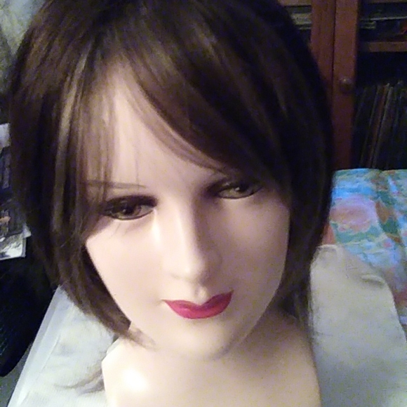 Ladies wig - Picture 1 of 16